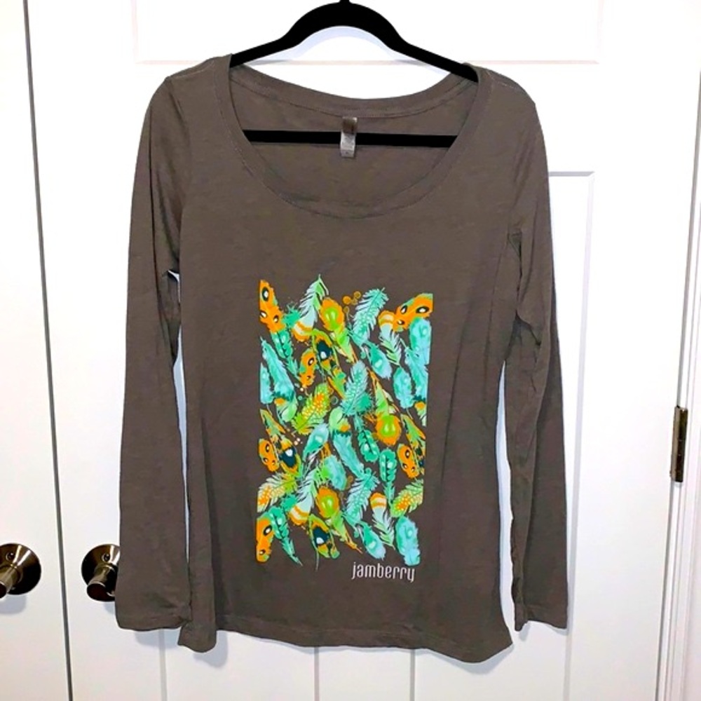 NWOT Jamberry Tee